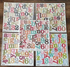 Set 5 vel 12x12 Cardstock Monogram Alpha Die-cuts van Basic Grey