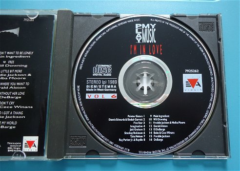 De originele verzamel-CD Play My Music Volume 6: I'm In Love - 7