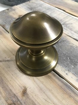 1 deurknop, Antiek Messing - deurbeslag - meubelbeslag - 0
