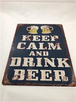 Bordje met de tekst KEEP CALM AND DRINK BEER - 3