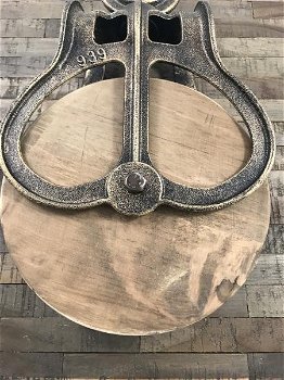 Een fraaie katrol, cast iron pully, groot- katrol , groot - 3