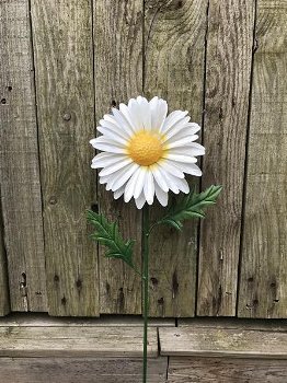 Metalen margriet als mooie decoratie in de tuin-bloem-kado - 1