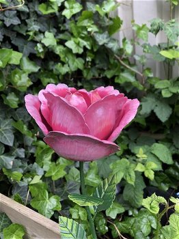 Metalen roos, leuke decoratie voor in de tuin- roos-kado - 2