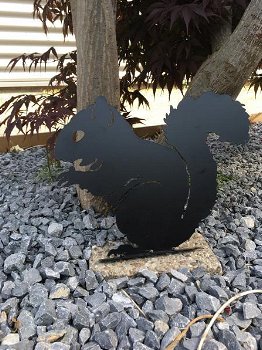 Prachtig silhouette van een eekhoorn, mat zwart metaal - 3