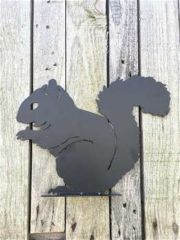 Prachtig silhouette van een eekhoorn, mat zwart metaal - 5