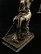 Een beeld van Vrouwe Justitia, zittend, brons-look , kado - 2 - Thumbnail