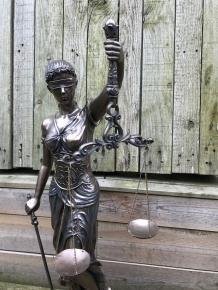 Een groot beeld van Vrouwe Justitia, brons-look,kado - 7