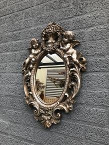 Een mooie decoratieve spiegel,zilveren omlijsting , engel - 1