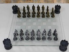 Een prachtig schaakspel-schaakbord met glas , kado