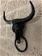 Gietijzeren bull skull met handdoek ring, zwart, fraai - 2 - Thumbnail