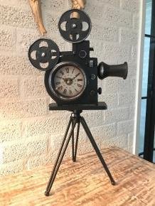 Een nostalgische en decoratieve klok-oude filmcamera - 2
