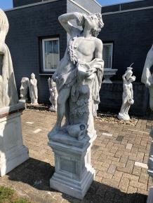 Fraai tuinbeeld Bacchus-Dionysus, vol steen, -tuinbeeld - 0
