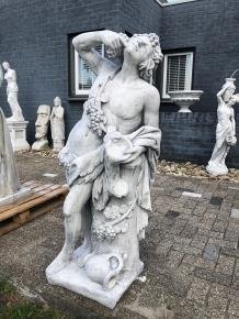 Fraai tuinbeeld Bacchus-Dionysus, vol steen, -tuinbeeld - 1
