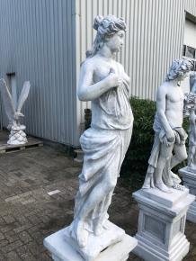Grieks beeld van Artemis, godin van de jacht , -tuinbeeld. - 7