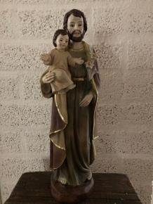 Mooi beeld van Jozef met de Here Jezus op de arm, poly - 2