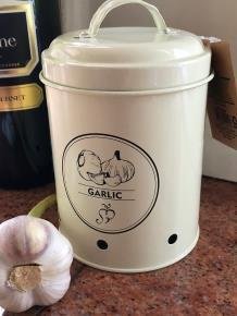 Mooi decoratief opbergblik voor garlic. - 0