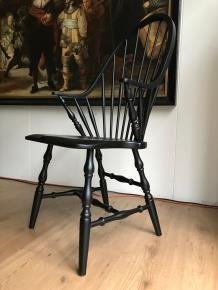  houten fauteuil van Nesto, geheel hout 1960,  kleur zwart