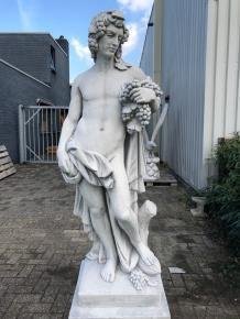 Prachtig tuinbeeld van Bacchus, prachtig beeld vol steen. - 3