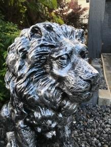 Prachtig beeld van een leeuw, polystone, zilver-grijs,detal - 6