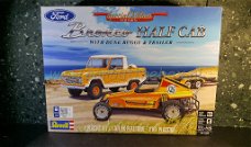 Bronco with dune buggy 1:25 Revell