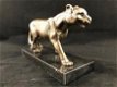 Een brons iron beeld sculptuur , een leeuwin.kado,beeld - 1 - Thumbnail