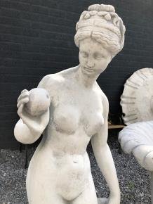 Vol stenen beeld van Venus met appel, tuin beeld
