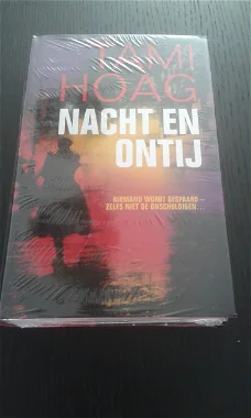 Nacht en ontij - Tami Hoag (ongelezen hardcover, nog in plastic seal)