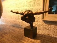 Mooi sculptuur beeld , Olympian Man, atletische man - 1