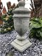 Een stenen urn, grafdecoratie in een grijze kleur , urn - 2 - Thumbnail