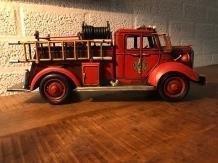 metalen schaalmodel van een brandweerwagen ,kado
