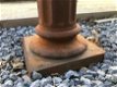 Oxide zuil, stenen sokkel met een robuuste en klassieke - 3 - Thumbnail