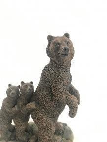 Staande beer met 2 kleintjes achter zich, beer ,kado - 1
