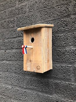 Uniek vogelhuis met Nederlandse vlag, vogel - 0