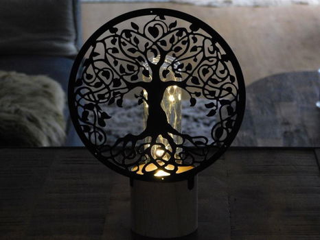 Leuke lamp met hiervoor een sierlijk ornament, levensboom - 4