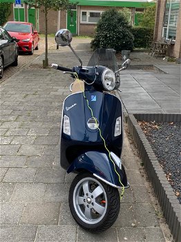 Vespa 250 GTS ie - 0