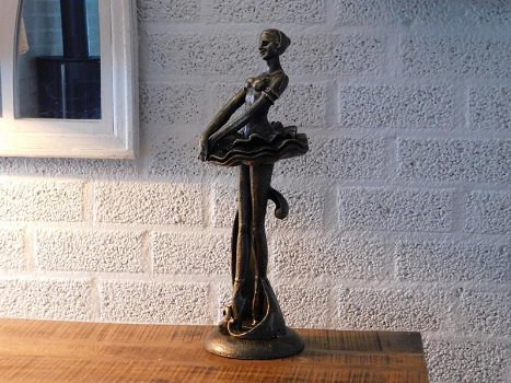 Beeld van een ballerina, gietijzer, brons , look , verzameling - 3