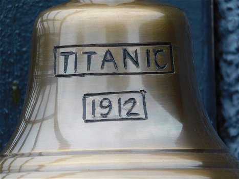 Bel , Titanic 1912 met touw, gepatineerd messing, deco - 1