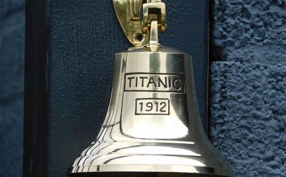 Bel Titanic 1912 met touw, messing , S , bel - 0