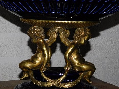 Bronzen beeld schaal met Engelen en een glazen schaal - 1