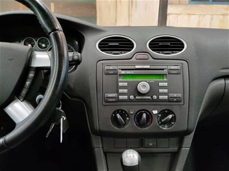 Ford Focus 2016 ruime station wagon met winterbanden cruise control trekhaak dakdrager - 3