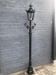 Buitenlamp,park lamp, lantaarn en glas, aluminium,235 cm