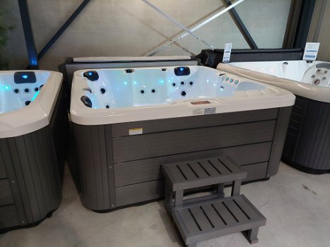 5 persoons Jacuzzi, Royalty Spas, Extra zuinig, duurzaam en stil! - 5