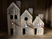 Decoratieve huisjes , met de hand vervaardigd ,vogelhuis - 0 - Thumbnail