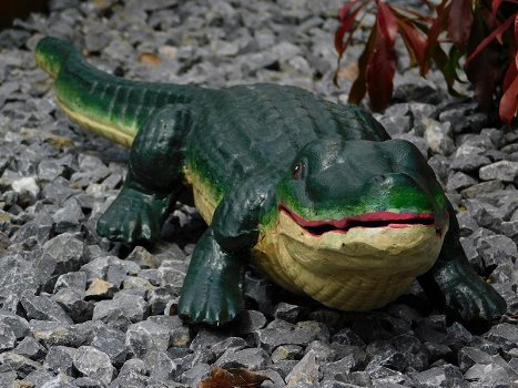 Gietijzeren beeld van een krokodil, in kleur, tuinbeeld - 6