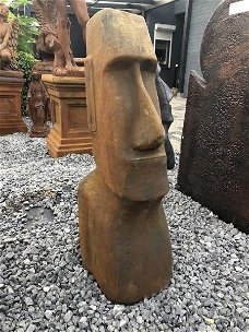 MOAI XXL, groot stenen beeld,oxid