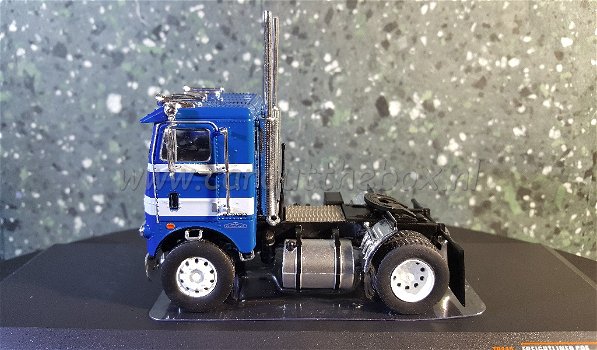 Freightliner COE blauw 1976 1/43 Ixo V663 - 0