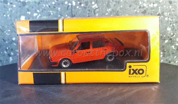 Skoda 120L rood 1/43 Ixo V674 - 3