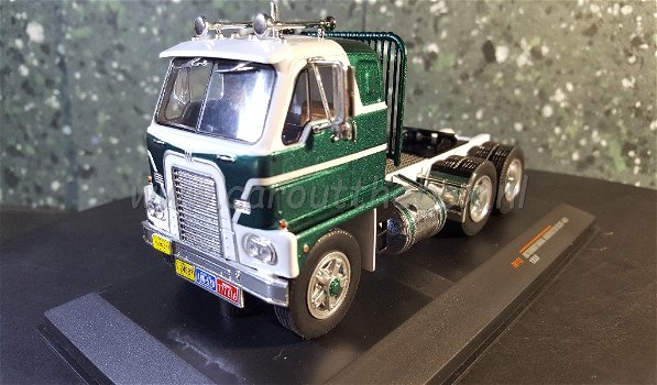 International Harvester DCOF-405 groen 1/43 Ixo V684 - 1