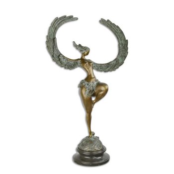 Een bronzen beeld, gigantische gevleugelde vrouw , vrouw - 0