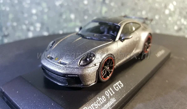 Porsche 911 GT3 achatgraumetallic 1:43 Minichamps - 1